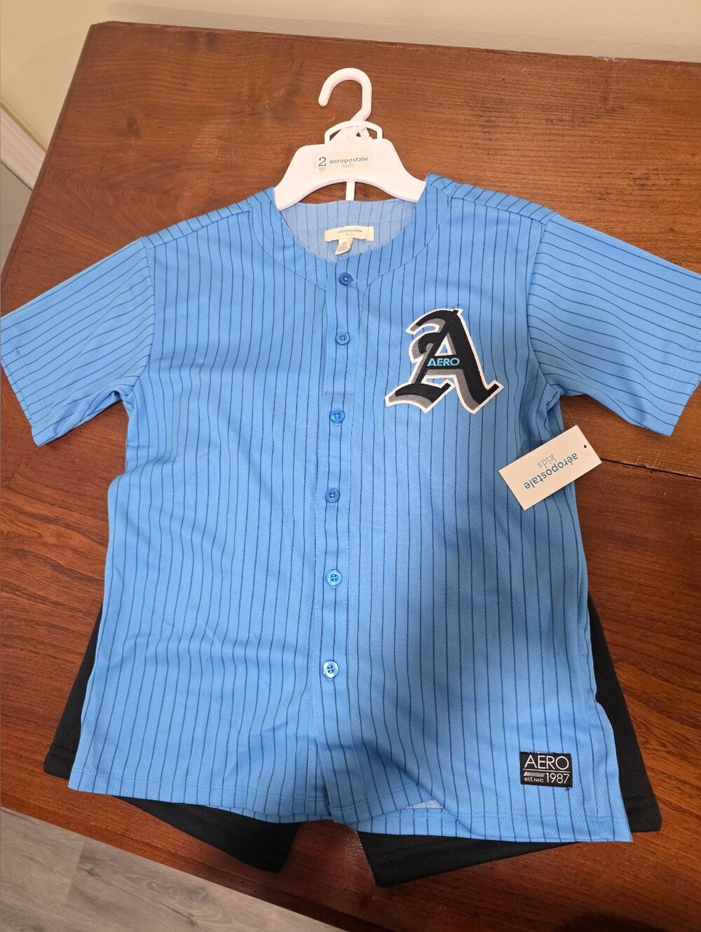​¡Nuevo Conjunto de Béisbol Aeropostale Boy- Talla 10
​Luce un look deportivo